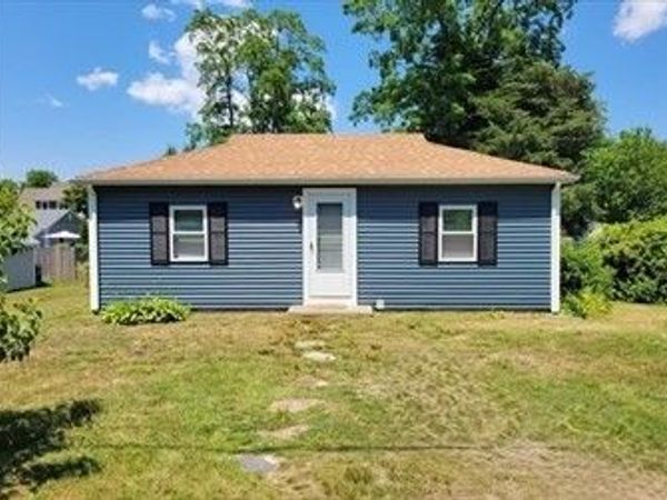 3 River Rd, Bourne, MA 02559