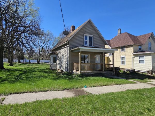 534 Center Street , South Beloit, IL 61080