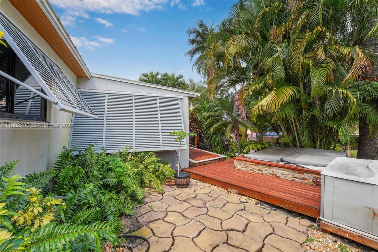 905 Mandarin Isle, Fort Lauderdale, FL 33315 Photo