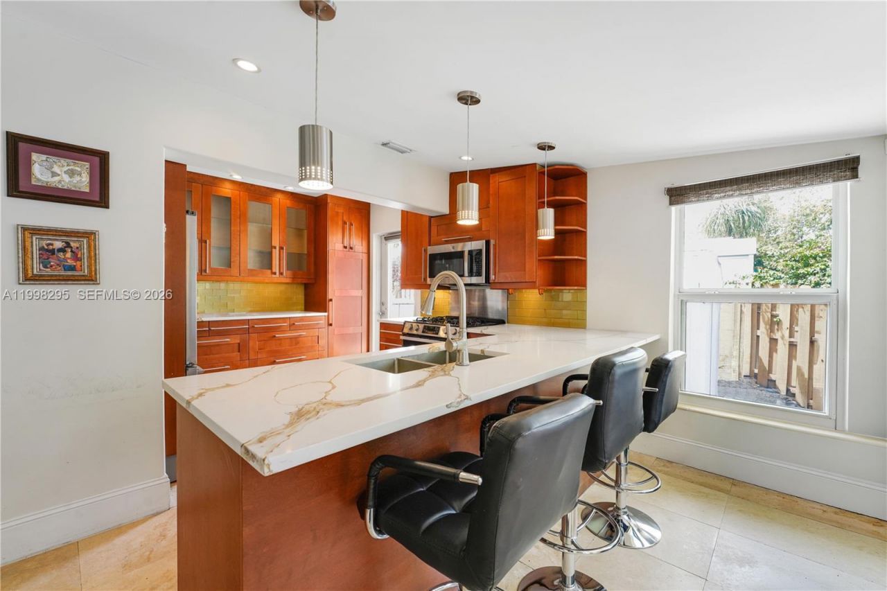 905 Mandarin Isle, Fort Lauderdale, FL 33315 Photo