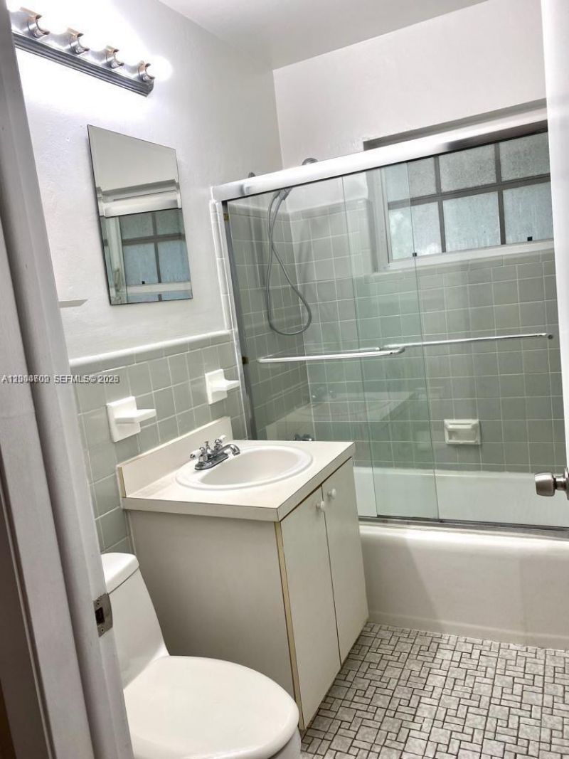 6565 Santona St , Unit B12A, Coral Gables, FL 33146 Photo