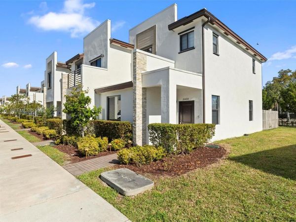 20655 NE 7th Pl , Miami, FL 33179