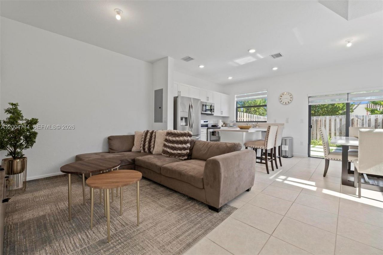 20655 NE 7th Pl, Miami, FL 33179 Photo