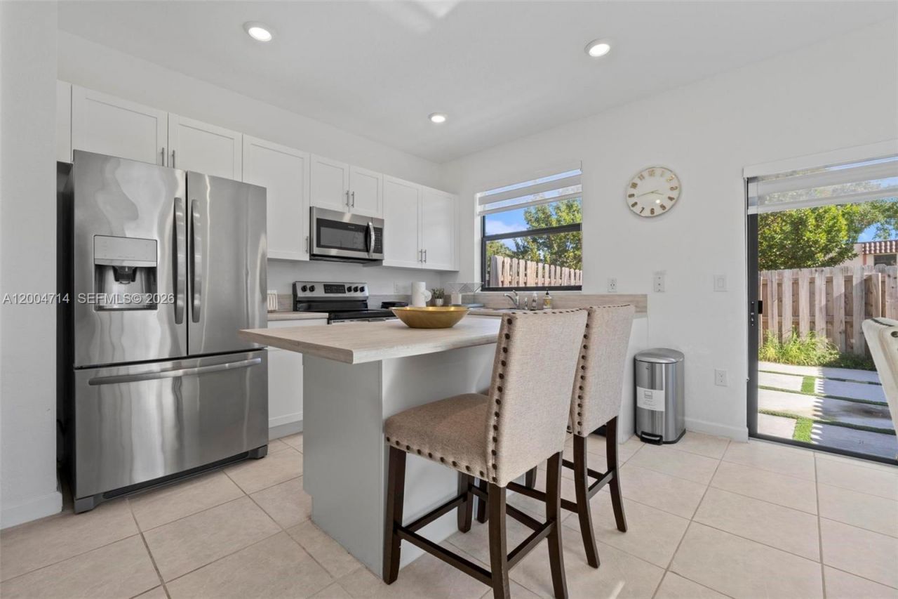 20655 NE 7th Pl, Miami, FL 33179 Photo