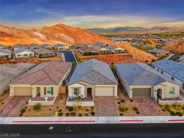 80 Tatahatso Point Street , Henderson, NV 89011