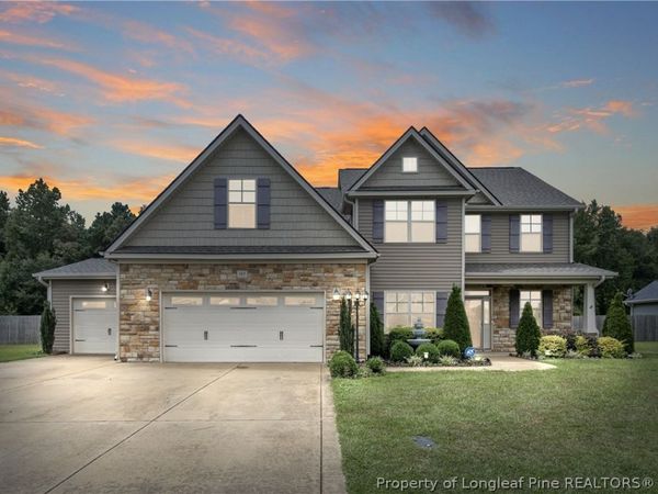 945 Pecan Grove Loop , Hope Mills, NC 28348