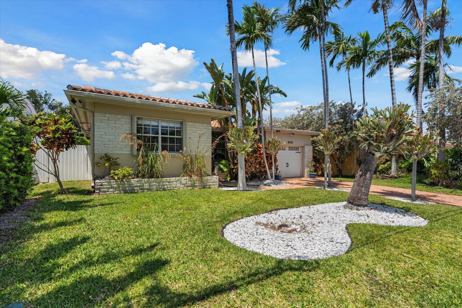 8934 Emerson Avenue, Surfside, FL 33154 Photo