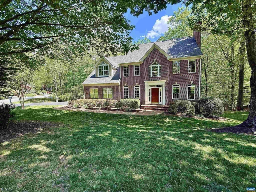 824 King William Dr, Charlottesville, VA 22901 Main Photo