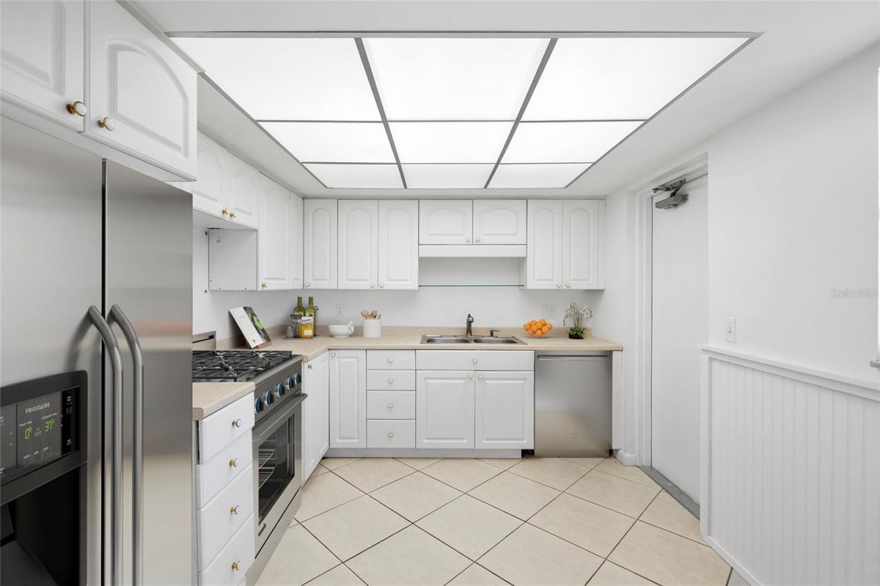 5108 Brittany Drive S, Unit 903, Saint Petersburg, FL 33715 Photo