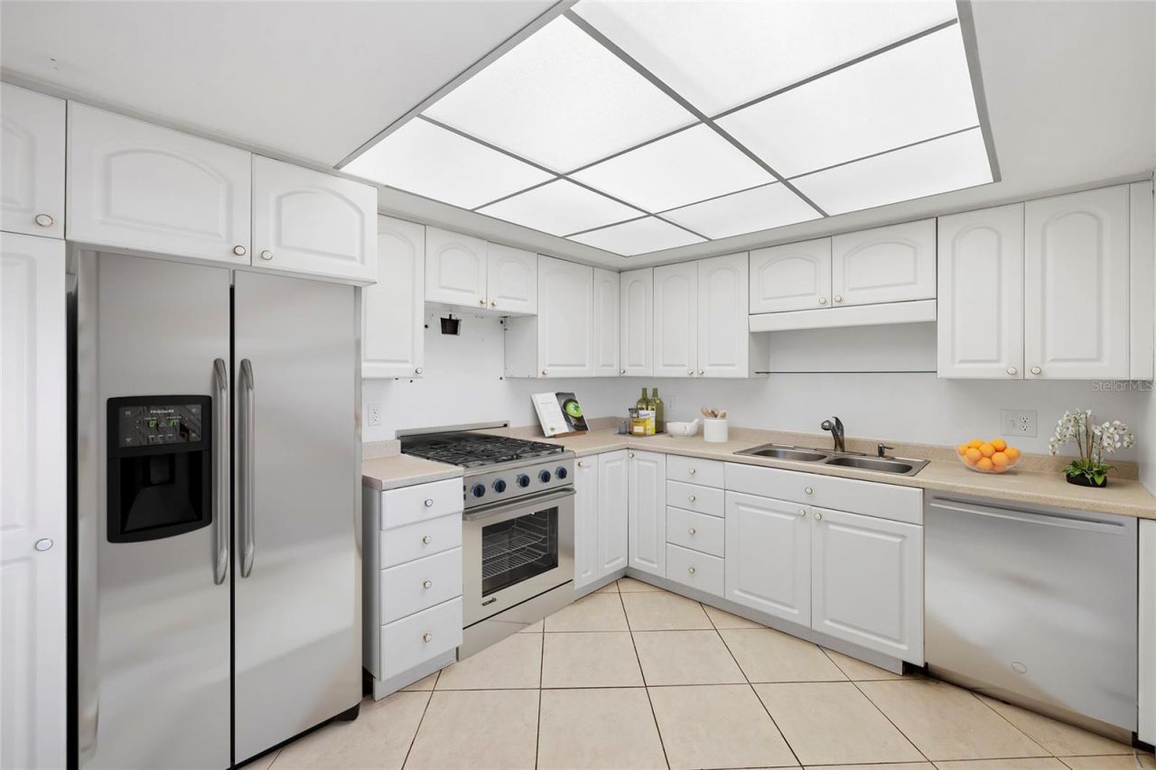 5108 Brittany Drive S, Unit 903, Saint Petersburg, FL 33715 Photo