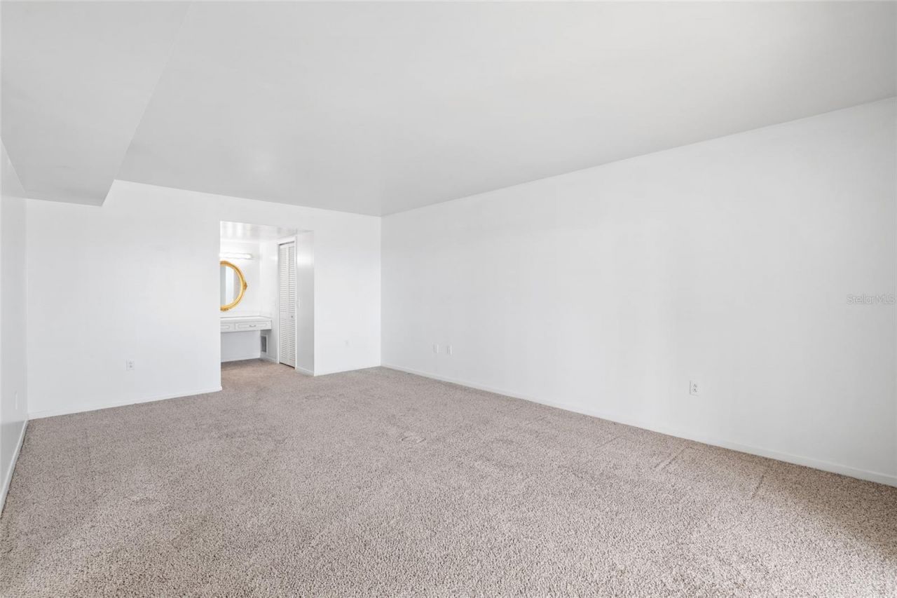 5108 Brittany Drive S, Unit 903, Saint Petersburg, FL 33715 Photo