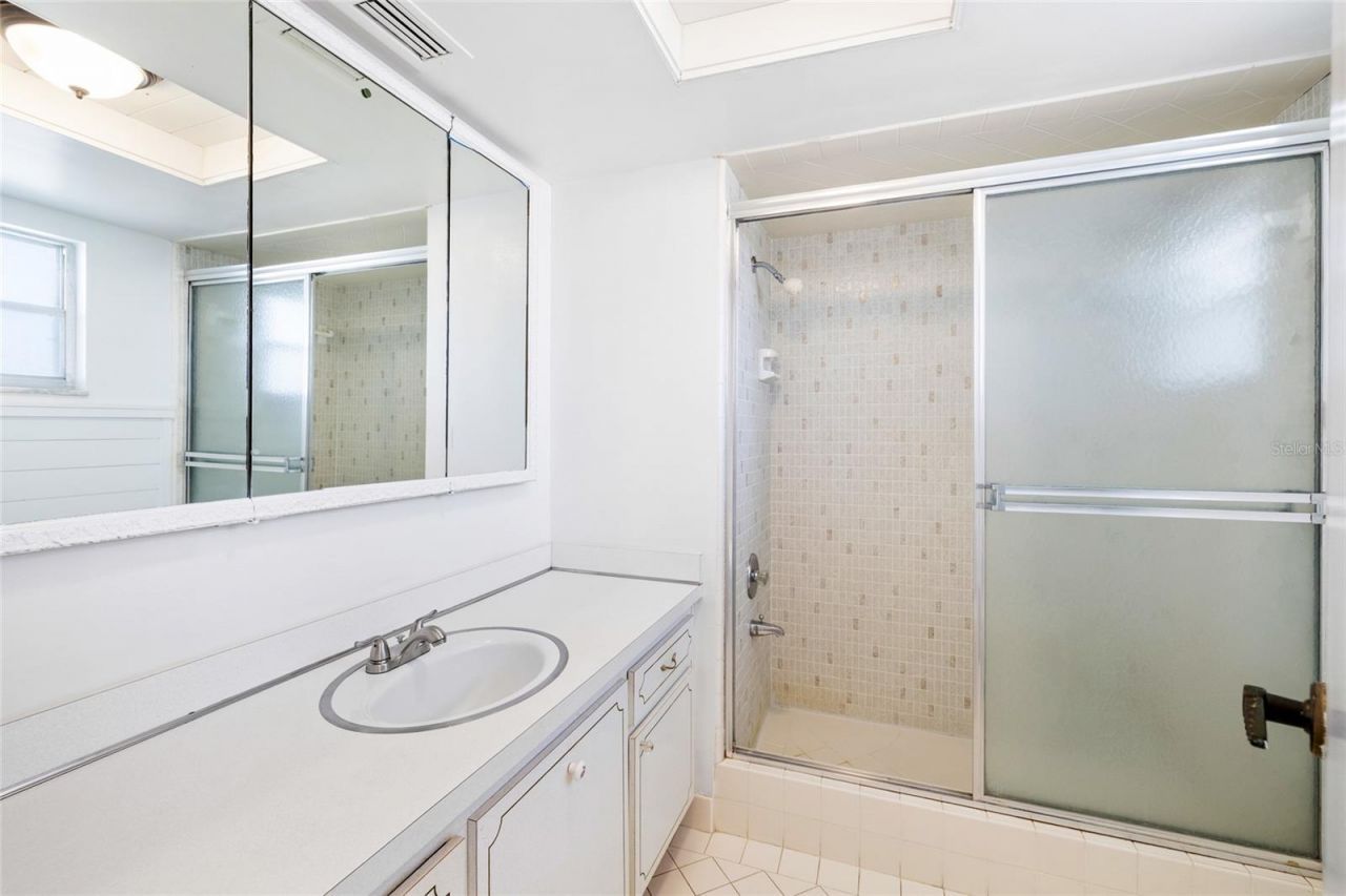 5108 Brittany Drive S, Unit 903, Saint Petersburg, FL 33715 Photo