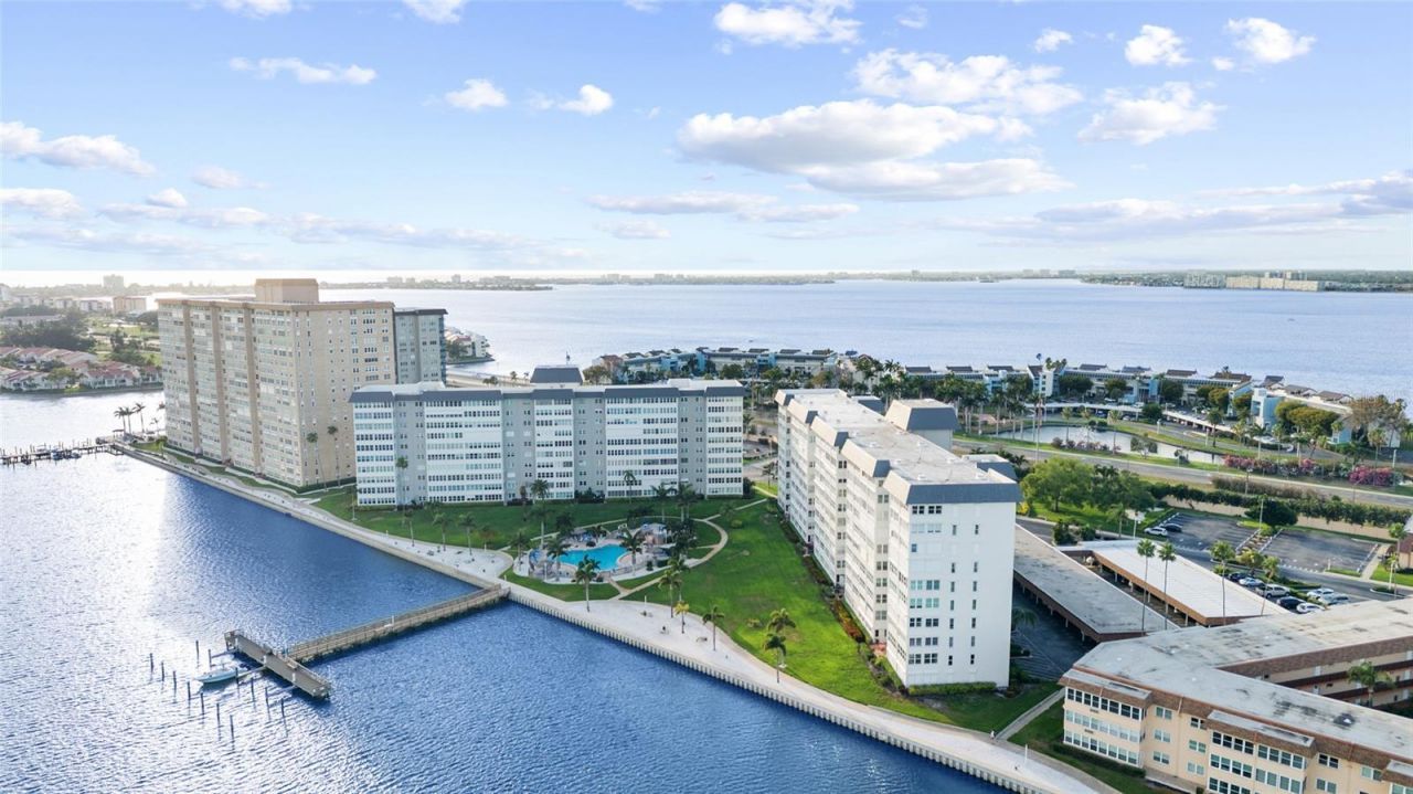 5108 Brittany Drive S, Unit 903, Saint Petersburg, FL 33715 Photo