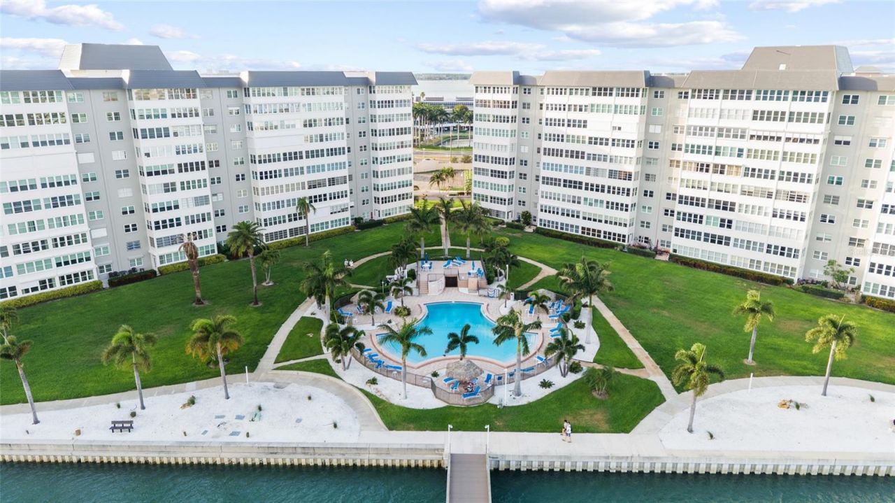 5108 Brittany Drive S, Unit 903, Saint Petersburg, FL 33715 Photo