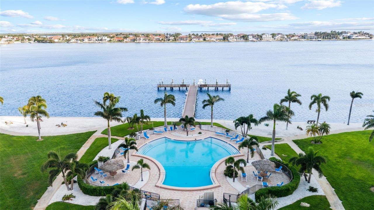 5108 Brittany Drive S, Unit 903, Saint Petersburg, FL 33715 Photo