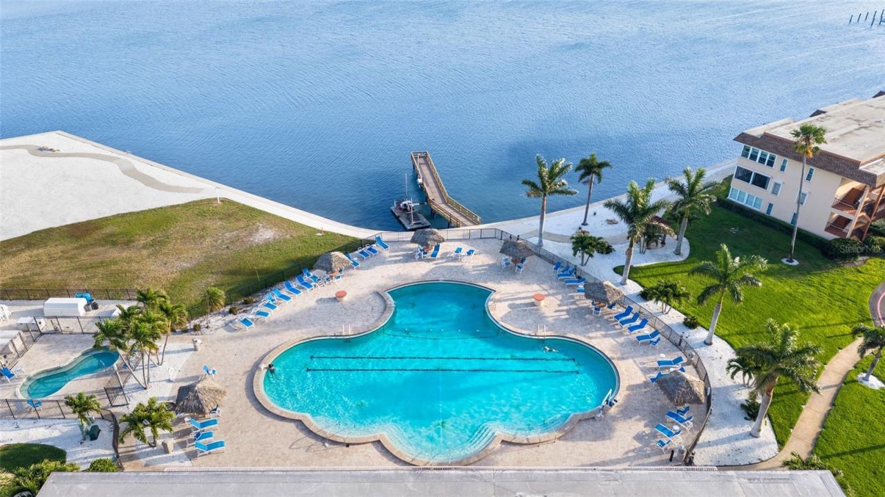 5108 Brittany Drive S, Unit 903, Saint Petersburg, FL 33715 Photo