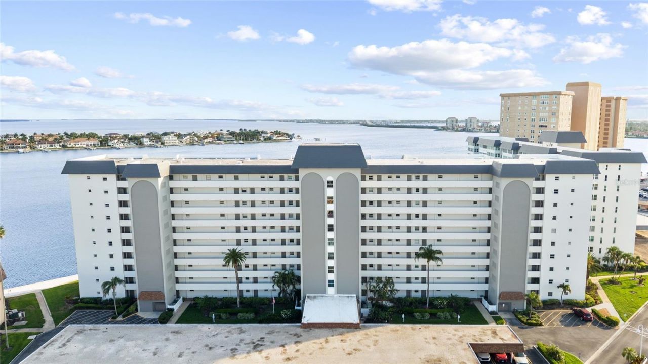 5108 Brittany Drive S, Unit 903, Saint Petersburg, FL 33715 Photo
