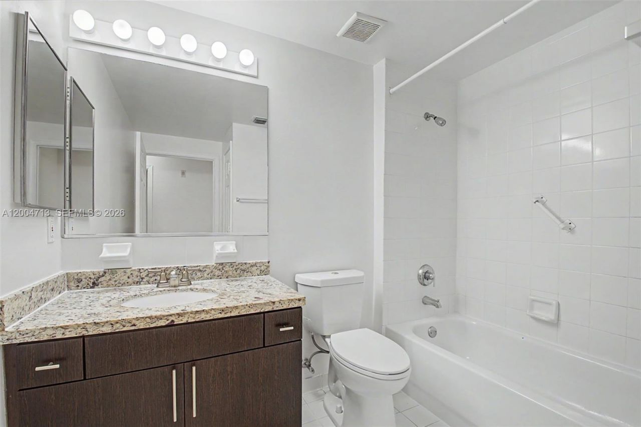 7000 SW 80th St, Unit 201, Miami, FL 33143 Photo