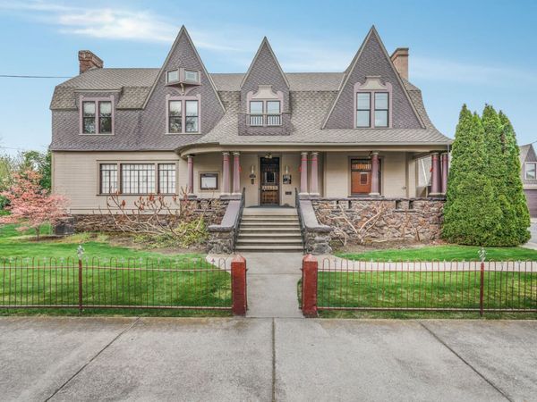 233 SE 4th Street, Pendleton, OR 97801