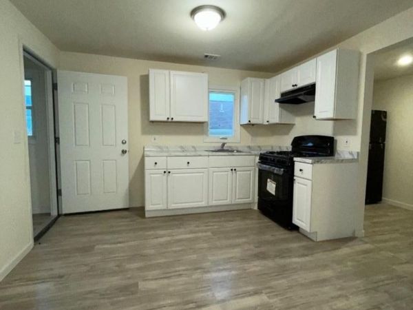 322 New St, Newark, NJ 07103