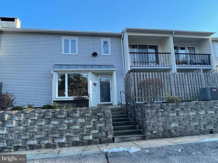 121 E Chelsea Circle, Newtown Square, PA 19073 Main Photo