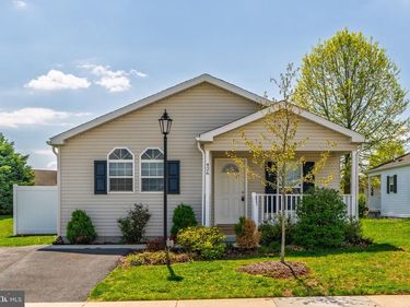 426 EASTWOOD LANE, LANCASTER, PA 17601