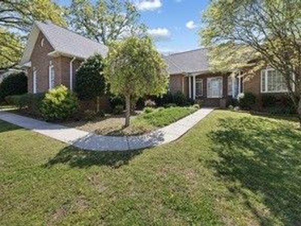 54 Foyer Dr , Winchester, TN 37398
