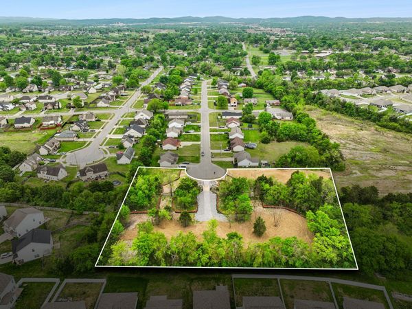 1410 Stroud Drive , Lebanon, TN 37087