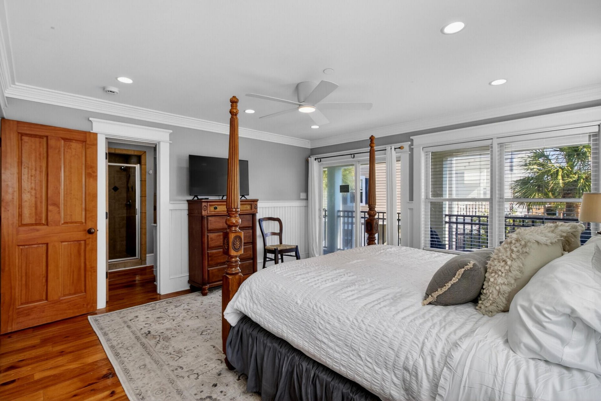 10 10th Avenue Photo 12