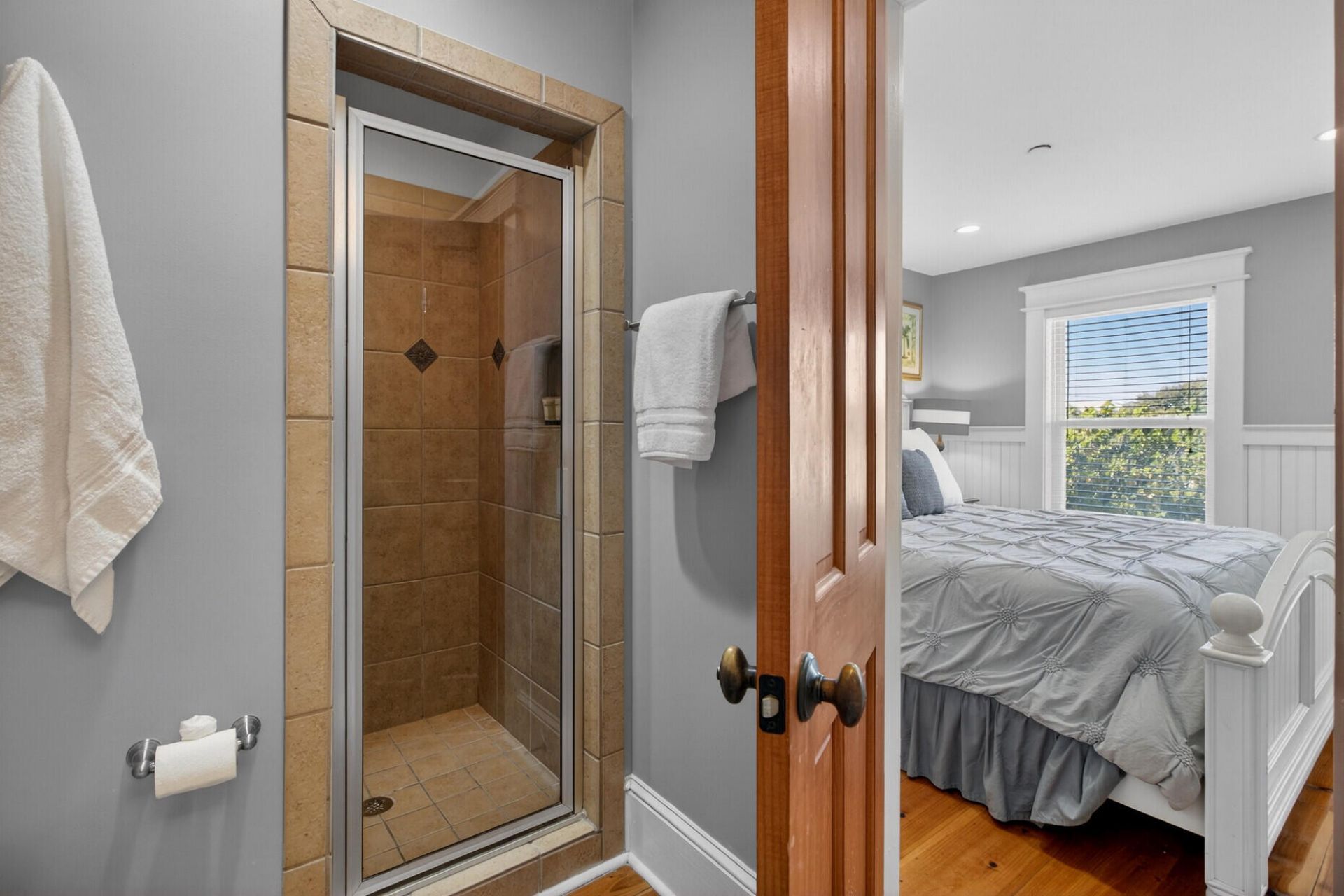 10 10th Avenue Photo 28