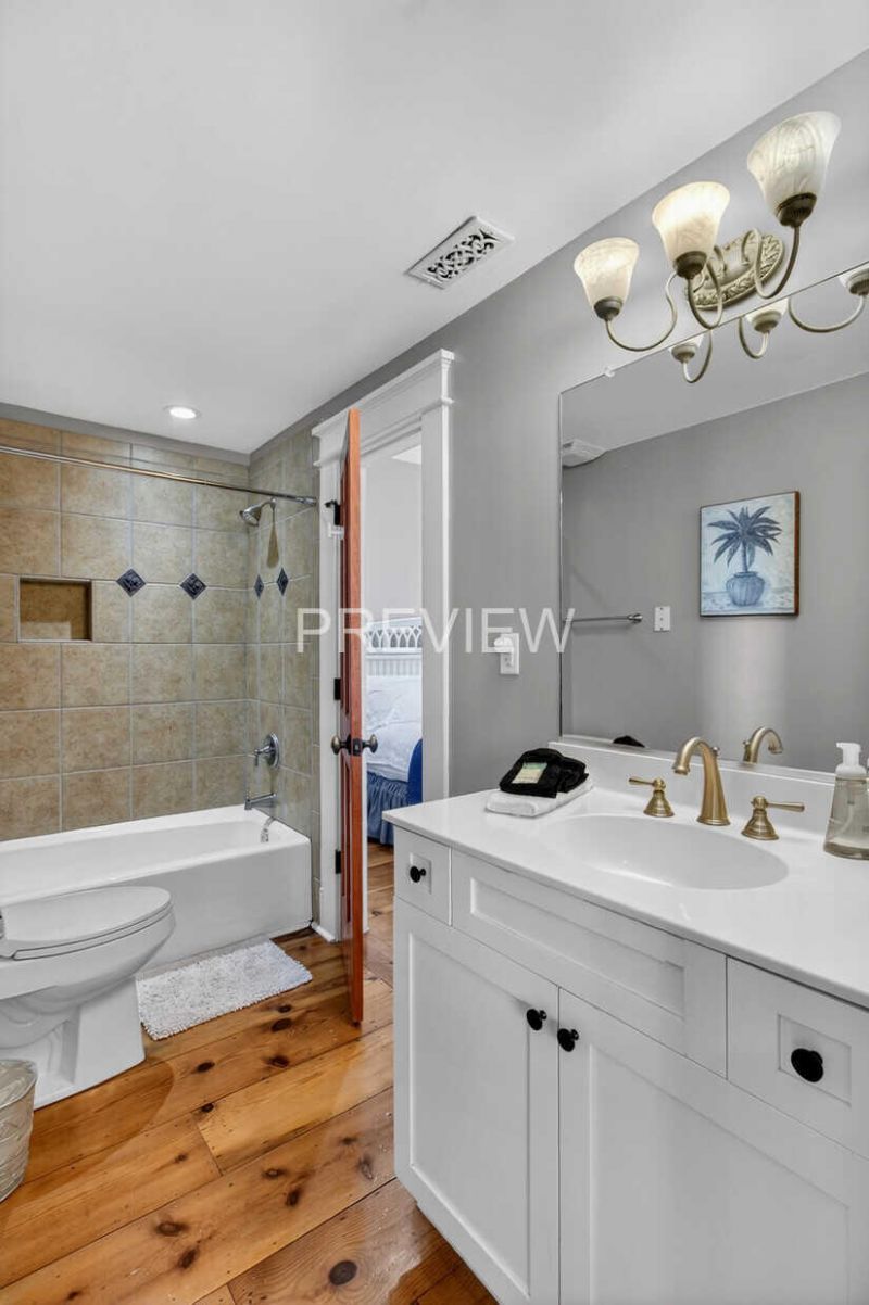 10 10th Avenue Photo 33