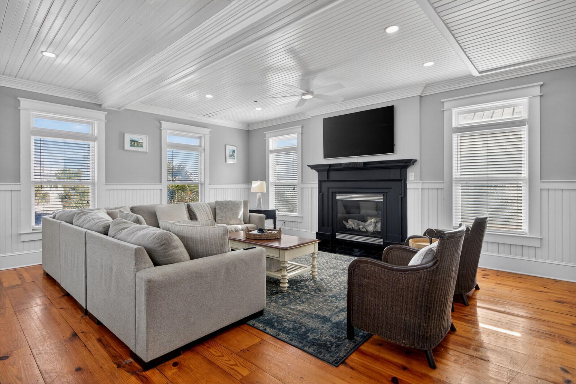 10 10th Avenue Photo 33