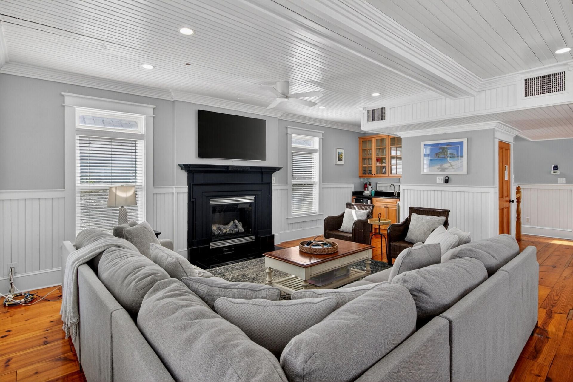 10 10th Avenue Photo 34
