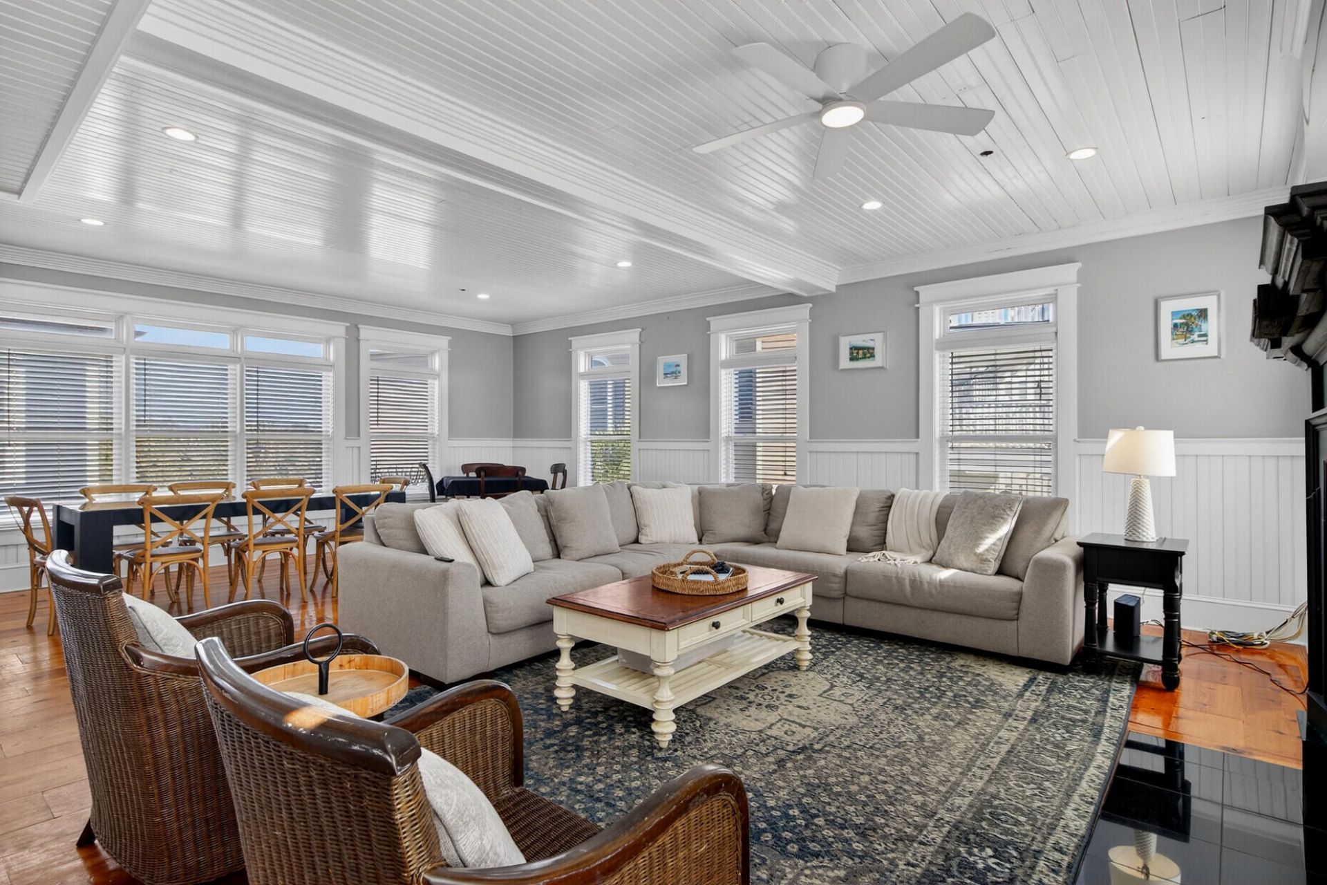 10 10th Avenue Photo 35