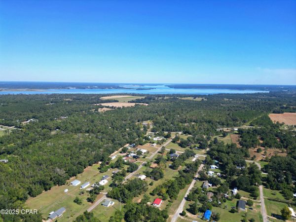 7868 Suellen Street , Sneads, FL 32460