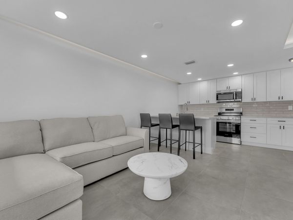 381 SE 15th Avenue, Unit 1, Deerfield Beach, FL 33441