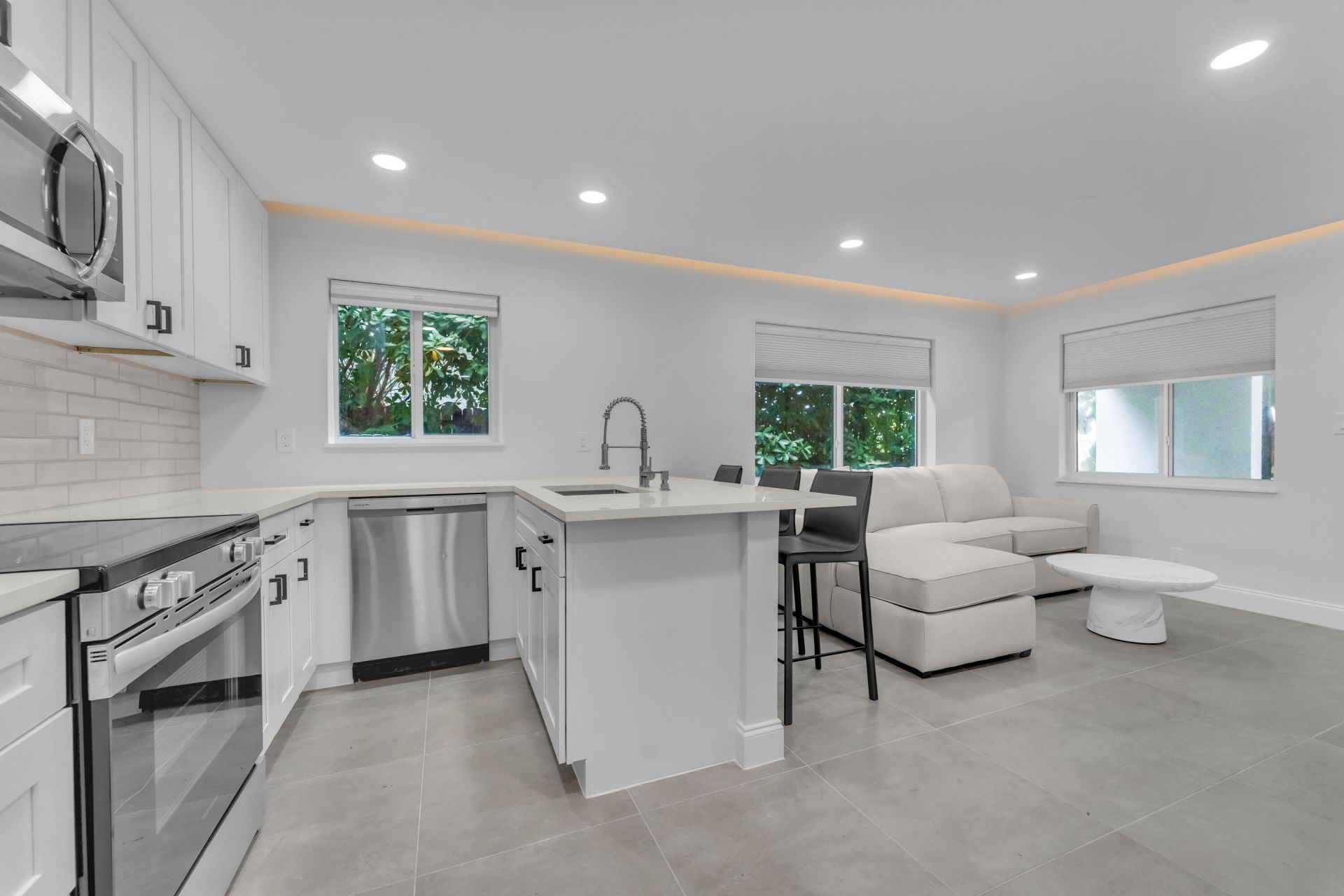 381 SE 15th Avenue, Unit 1, Deerfield Beach, FL 33441 Photo