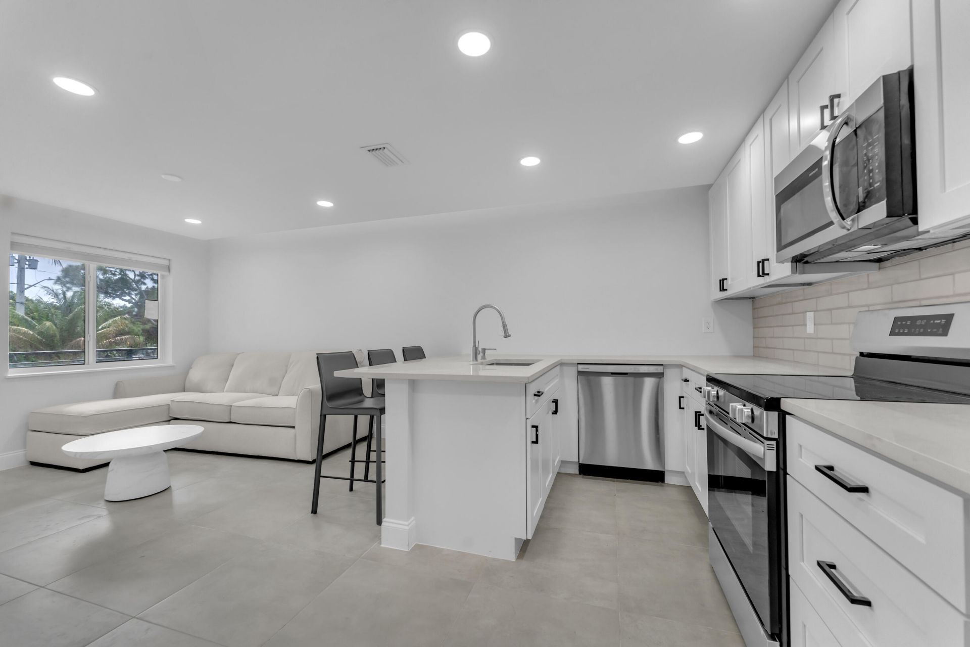 381 SE 15th Avenue, Unit 1, Deerfield Beach, FL 33441 Photo