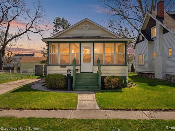 1830 Gillett Street, Port Huron, MI 48060