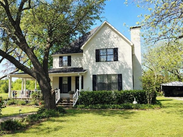 608 N Lamar Street, Tioga, TX 76271