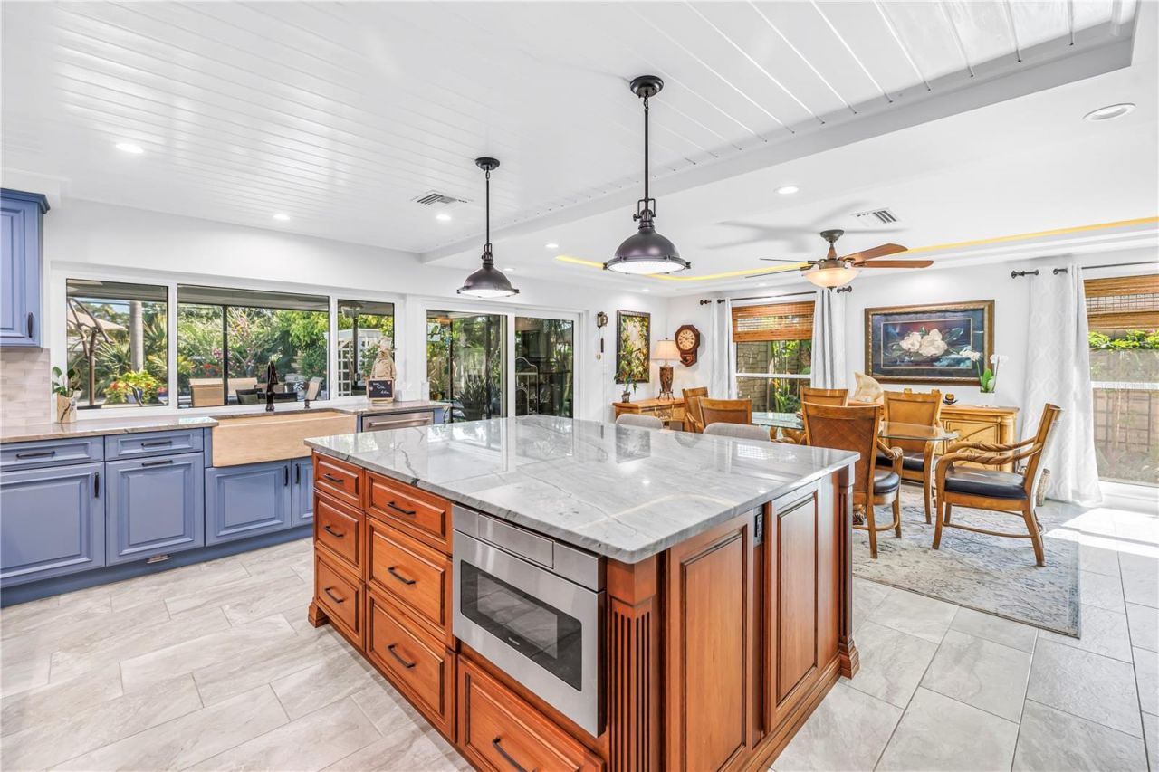 14261 Passage Way, Seminole, FL 33776 Photo