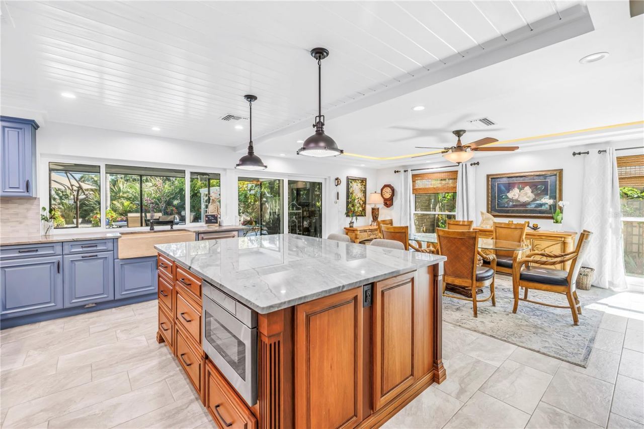 14261 Passage Way, Seminole, FL 33776 Photo