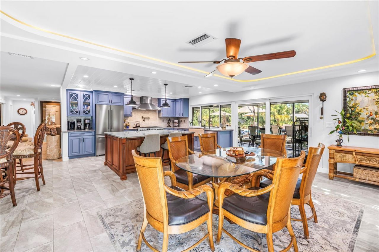 14261 Passage Way, Seminole, FL 33776 Photo