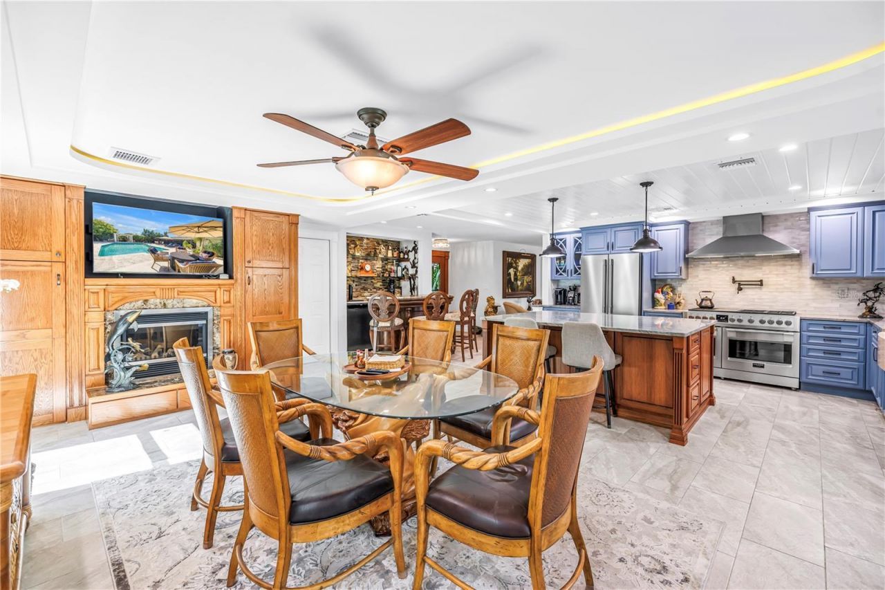 14261 Passage Way, Seminole, FL 33776 Photo