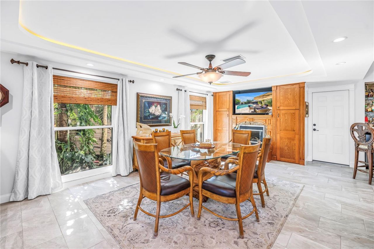 14261 Passage Way, Seminole, FL 33776 Photo