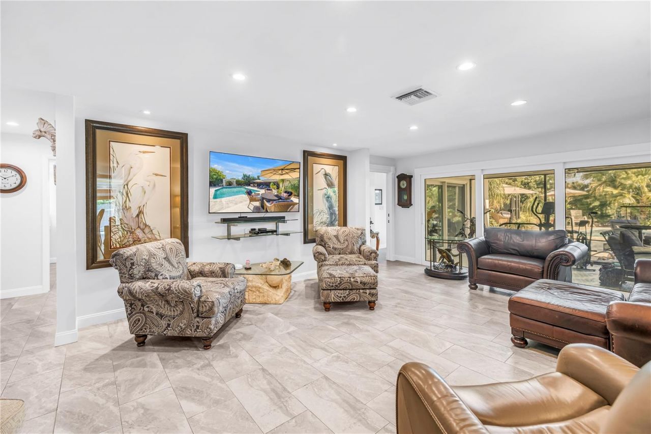 14261 Passage Way, Seminole, FL 33776 Photo