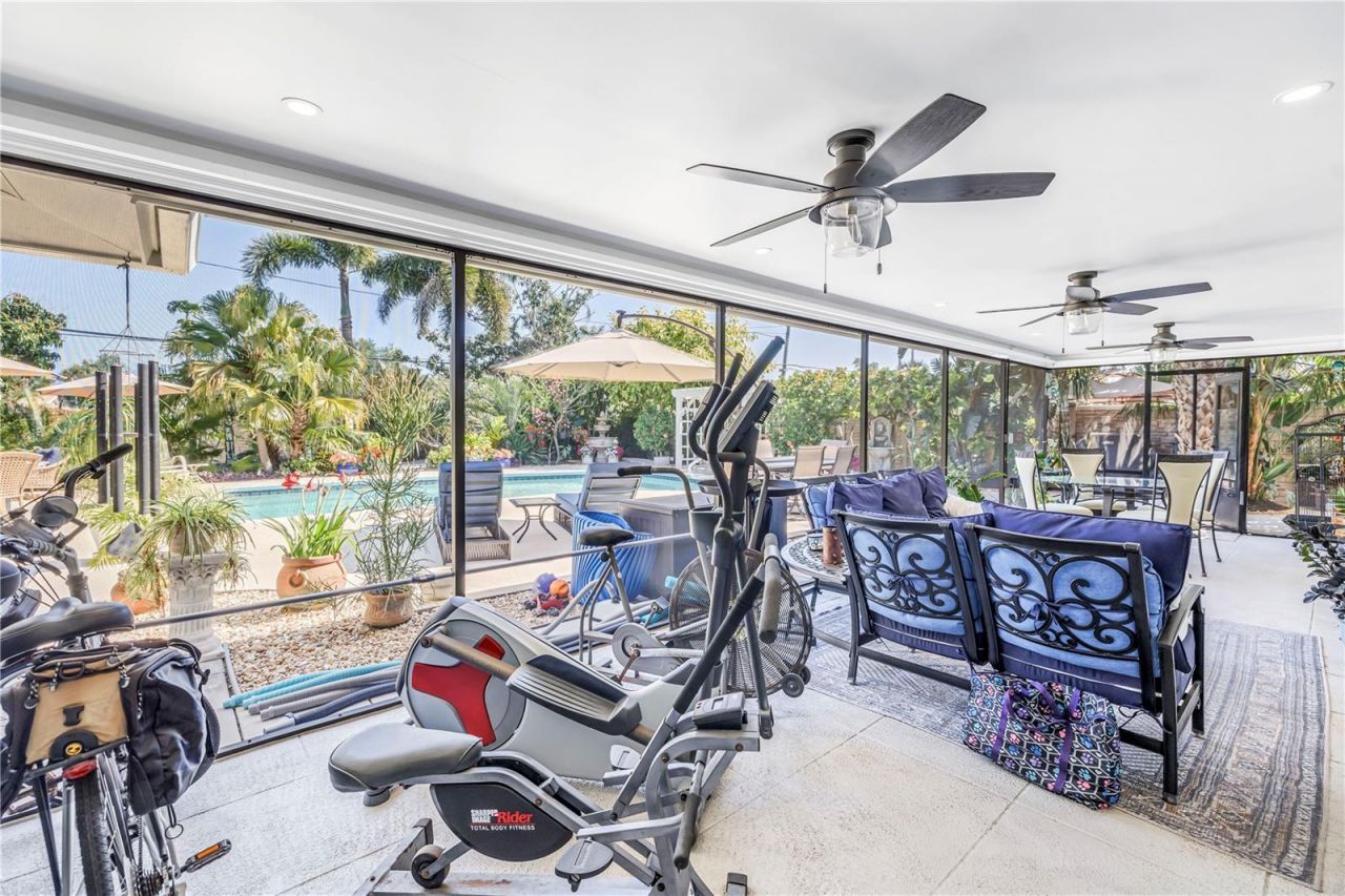 14261 Passage Way, Seminole, FL 33776 Photo