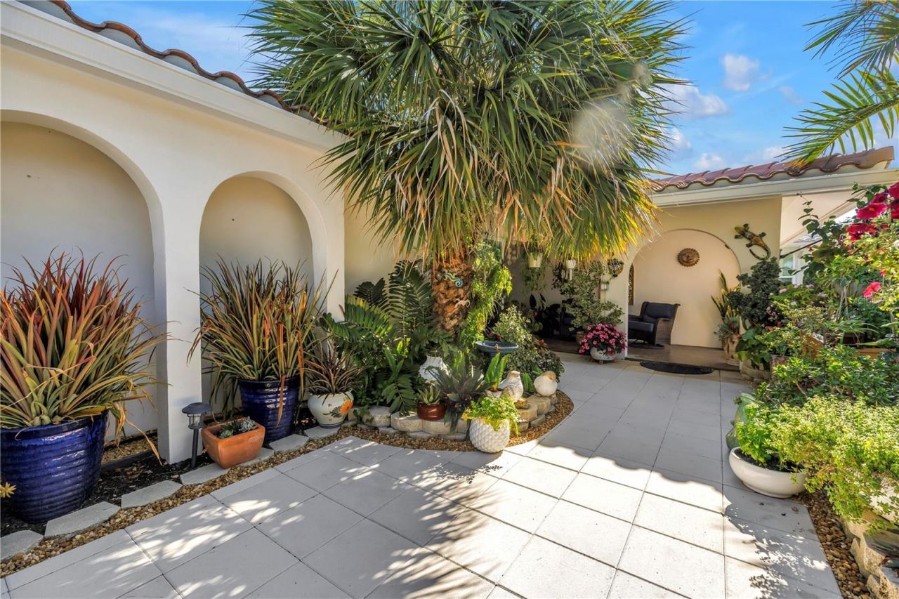 14261 Passage Way, Seminole, FL 33776 Photo