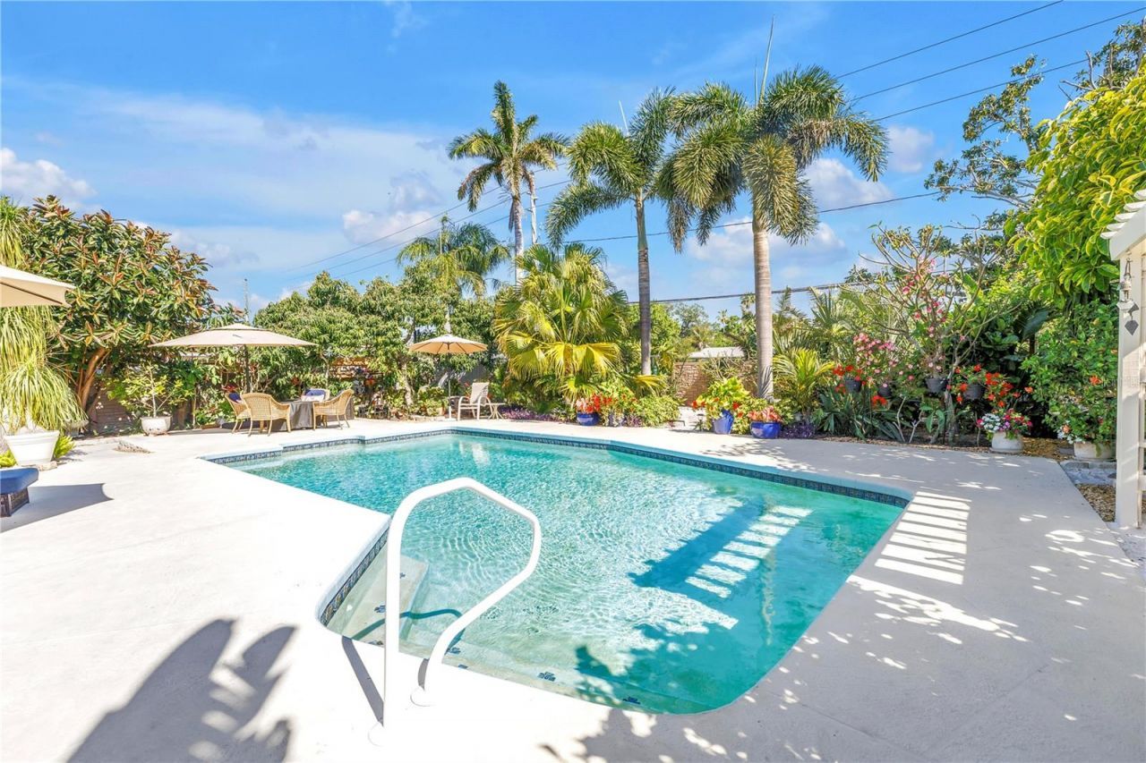 14261 Passage Way, Seminole, FL 33776 Photo