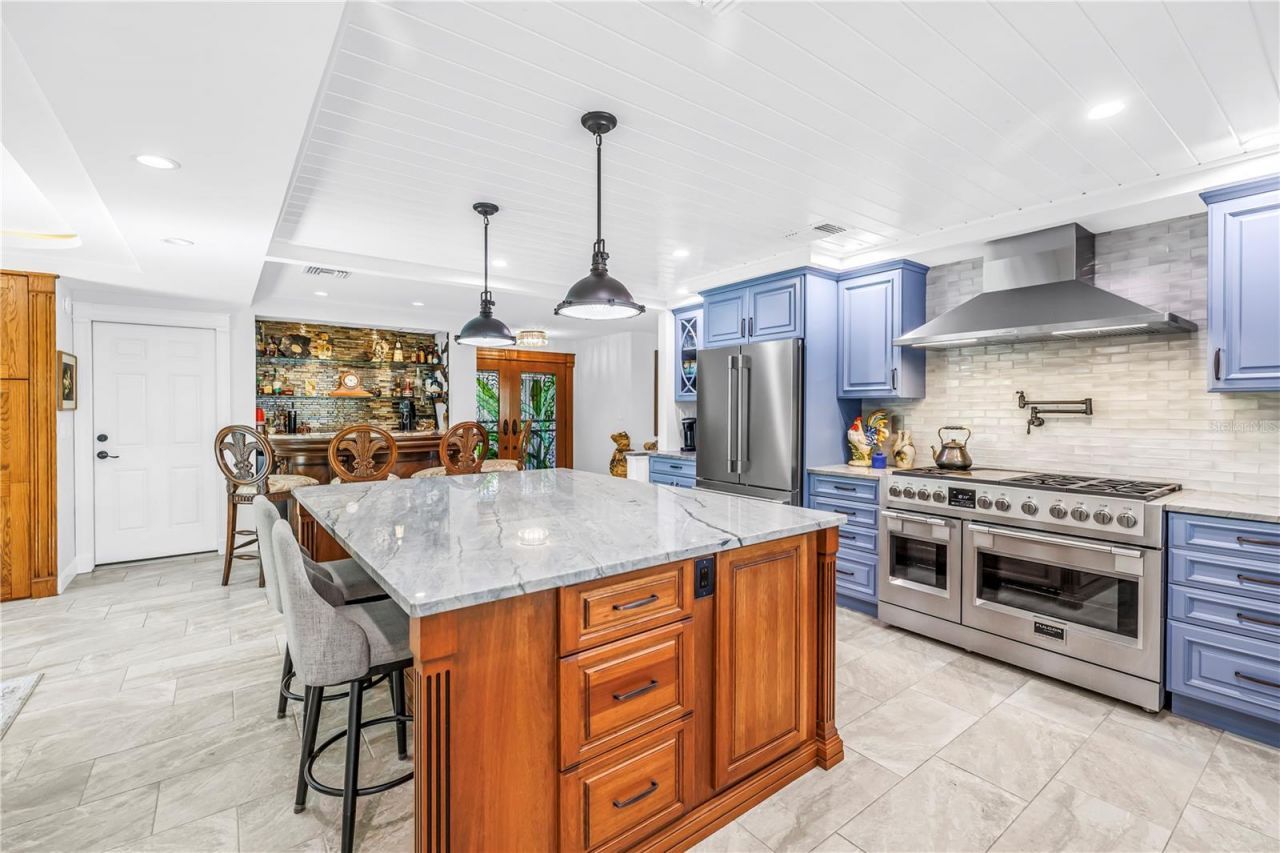 14261 Passage Way, Seminole, FL 33776 Photo